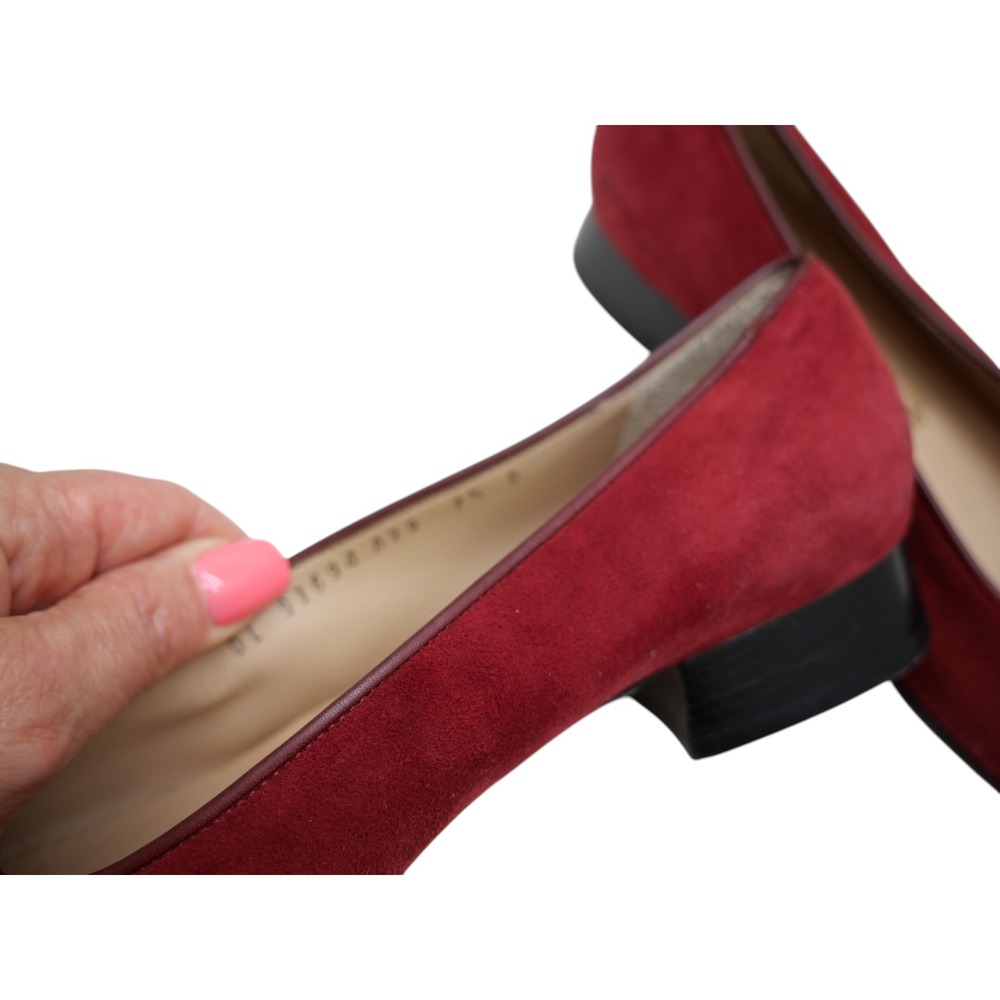 Salvatore Ferragamo Womens 7.5 B Red Suede Black Cap Toe Logo Low Pumps Italy - Picture 7 of 9